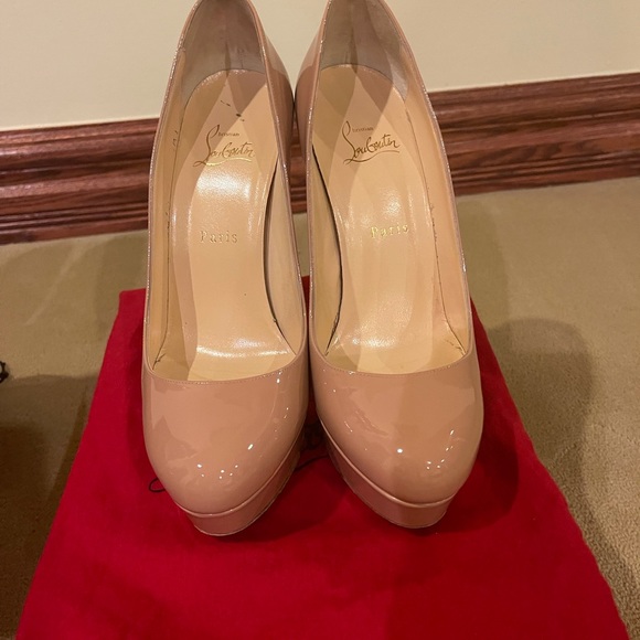Authentic Christian louboutin shoes size 39.5 - Picture 2 of 11